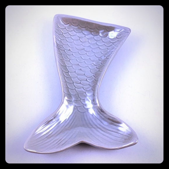 Pearlized Ceramic Mermaid Tail Decor Dish NWT Gray - Picture 2 of 5